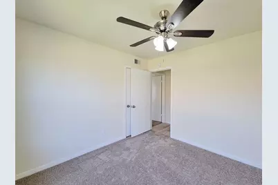 133 S Yaupon Street, Lake Jackson, TX 77566 - Photo 17