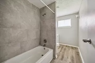 3121 Proswimmer St, Houston, TX 77088 - Photo 9