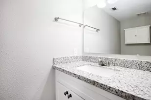 5005 Georgi Ln, Houston, TX 77092 - Photo 15
