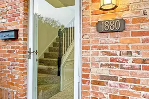 1880 Saxony Ln, Houston, TX 77058 - Photo 9