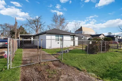 8115 Betty Boop Street, Houston, TX 77028 - Photo 27