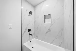 8115 Betty Boop St, Houston, TX 77028 - Photo 19