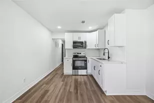 8115 Betty Boop St, Houston, TX 77028 - Photo 7