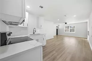 8115 Betty Boop St, Houston, TX 77028 - Photo 5