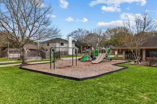 610 Oak Berry Dr, Kemah, TX 77565 - Photo 37