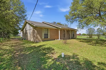 4678 Highway 90, Madisonville, TX 77864 - Photo 3
