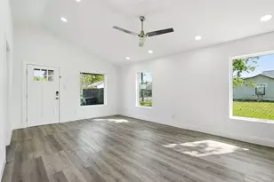 4929 Creekmont Dr, Houston, TX 77091 - Photo 5