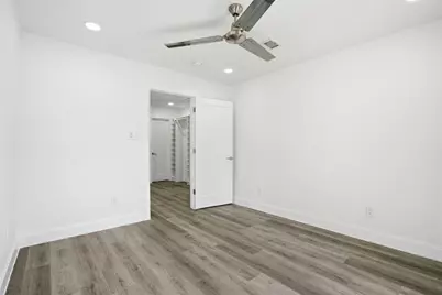 4929 Creekmont Drive, Houston, TX 77091 - Photo 15