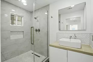 4929 Creekmont Dr, Houston, TX 77091 - Photo 13