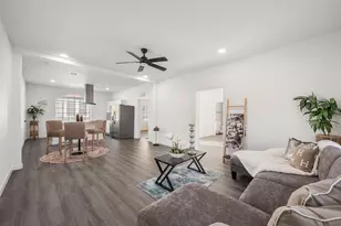 906 E Washington Ave, Navasota, TX 77868 - Photo 7