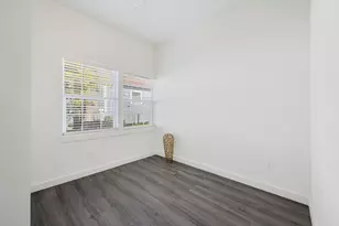 906 E Washington Ave, Navasota, TX 77868 - Photo 11