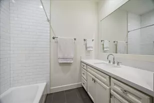 5201 Cedar Creek Dr, Houston, TX 77056 - Photo 31