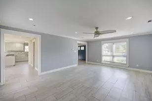 303 Old Bayou Dr, Dickinson, TX 77539 - Photo 17
