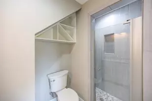 303 Old Bayou Dr, Dickinson, TX 77539 - Photo 27