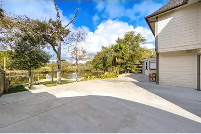 303 Old Bayou Drive, Dickinson, TX 77539 - Photo 11