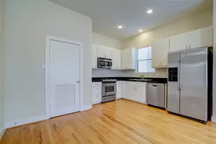 5813 Darling St, Houston, TX 77007 - Photo 9