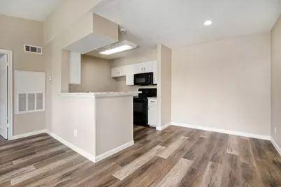 18800 Egret Bay Boulevard #306, Webster, TX 77058 - Photo 5
