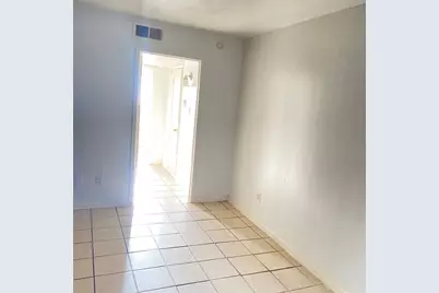 5704 Edgemoor Drive #31, Houston, TX 77081 - Photo 5