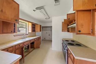 21 Wood Lodge Dr, Huntsville, TX 77320 - Photo 5