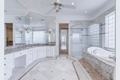 10713 Greenwillow Street, Houston, TX 77035 - Photo 23