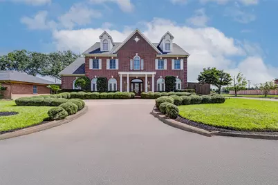 10713 Greenwillow Street, Houston, TX 77035 - Photo 1