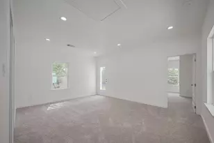 7307 W Knoll St, Houston, TX 77028 - Photo 17