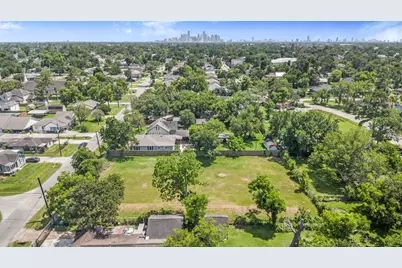 7821 Melrose Street, Houston, TX 77022 - Photo 13