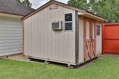 124 Zinnia Street, Lake Jackson, TX 77566 - Photo 33