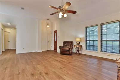 124 Zinnia Street, Lake Jackson, TX 77566 - Photo 7