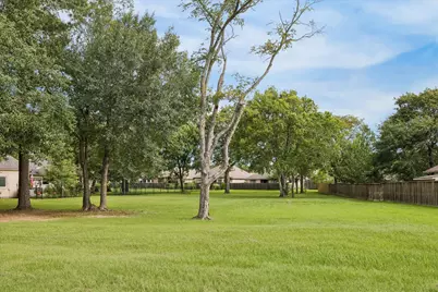 13055 Point Aquarius, Willis, TX 77318 - Photo 9
