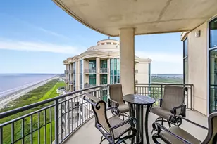 801 E Beach Dr, Galveston, TX 77550 - Photo 25
