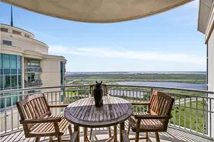 801 E Beach Dr, Galveston, TX 77550 - Photo 9
