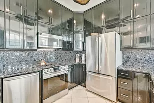 801 E Beach Dr, Galveston, TX 77550 - Photo 15