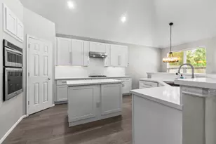 170 Linton Downs Pl, The Woodlands, TX 77382 - Photo 13