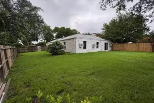 6402 Ludington Dr, Houston, TX 77035 - Photo 29