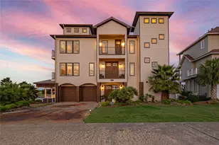 26 Half Moon, Hitchcock, TX 77563 - Photo 1