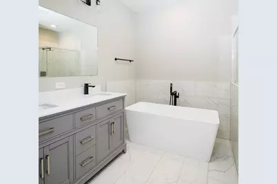 417 Stonework Oaks Lane, Houston, TX 77076 - Photo 17