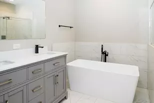 417 Stonework Oaks Ln, Houston, TX 77076 - Photo 17