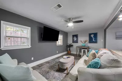 3218 Avenue Q 1/2, Galveston, TX 77550 - Photo 11