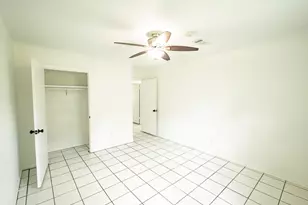 11819 S Ridgewood Cir, Houston, TX 77071 - Photo 25