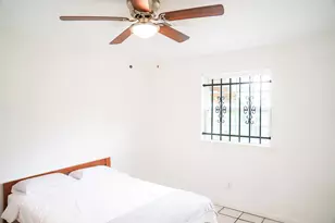 11819 S Ridgewood Cir, Houston, TX 77071 - Photo 17