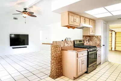 11819 S Ridgewood Circle, Houston, TX 77071 - Photo 13