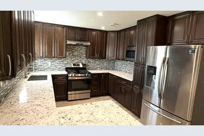 13631 Greenway Drive, Sugar Land, TX 77498 - Photo 9