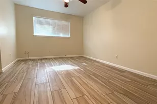 13631 Greenway Dr, Sugar Land, TX 77498 - Photo 17