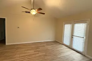 13631 Greenway Dr, Sugar Land, TX 77498 - Photo 7