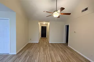 13631 Greenway Dr, Sugar Land, TX 77498 - Photo 5