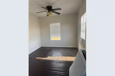 2011 Mary Moody Northen Boulevard, Galveston, TX 77551 - Photo 5