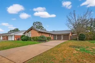 7702 Rockhill St, Houston, TX 77061 - Photo 5