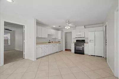 413 Farrer Street, Angleton, TX 77515 - Photo 17