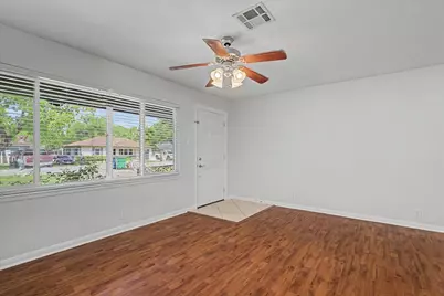 413 Farrer Street, Angleton, TX 77515 - Photo 9